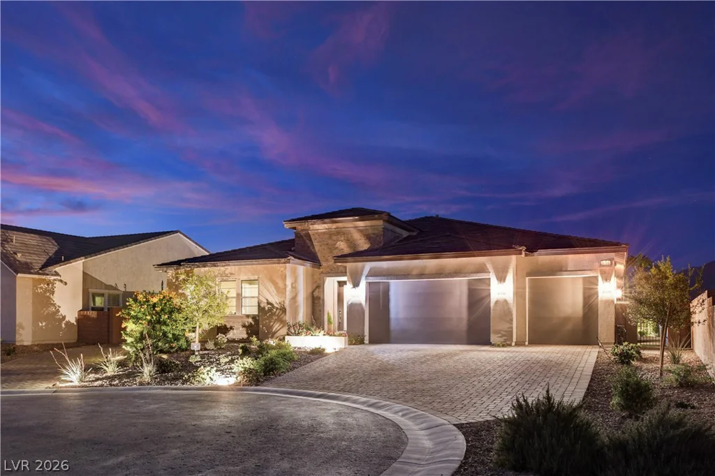5702 Kings Bluff, Las Vegas, NV 89131