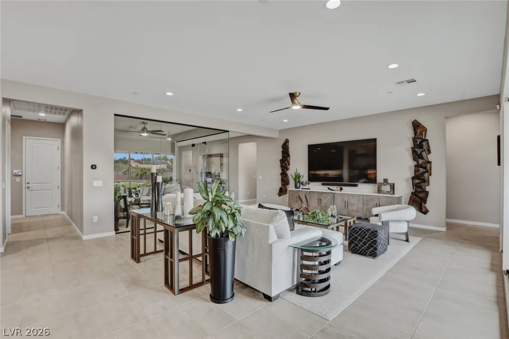 5702 Kings Bluff, Las Vegas, NV 89131