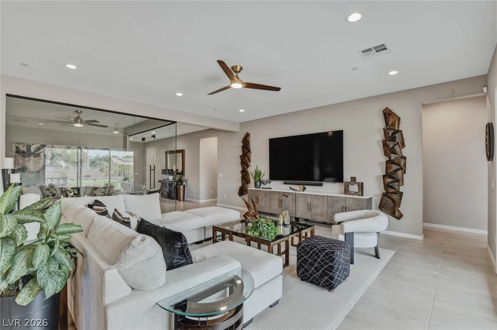 5702 Kings Bluff, Las Vegas, NV 89131