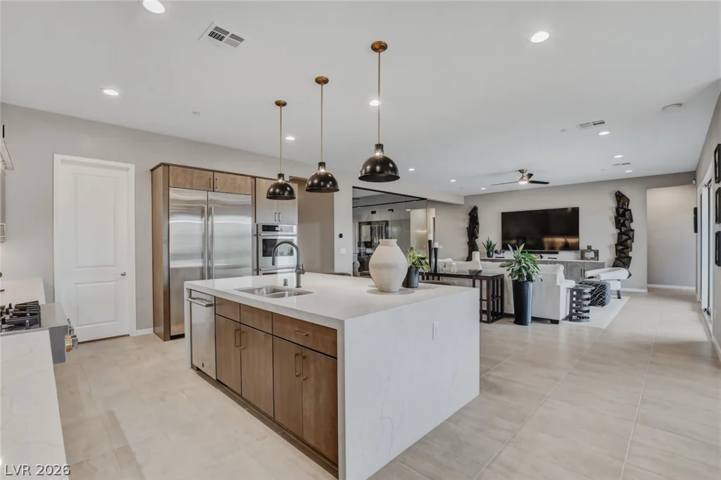 5702 Kings Bluff, Las Vegas, NV 89131