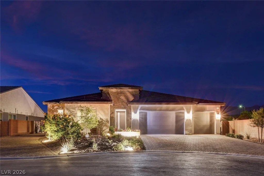5702 Kings Bluff, Las Vegas, NV 89131