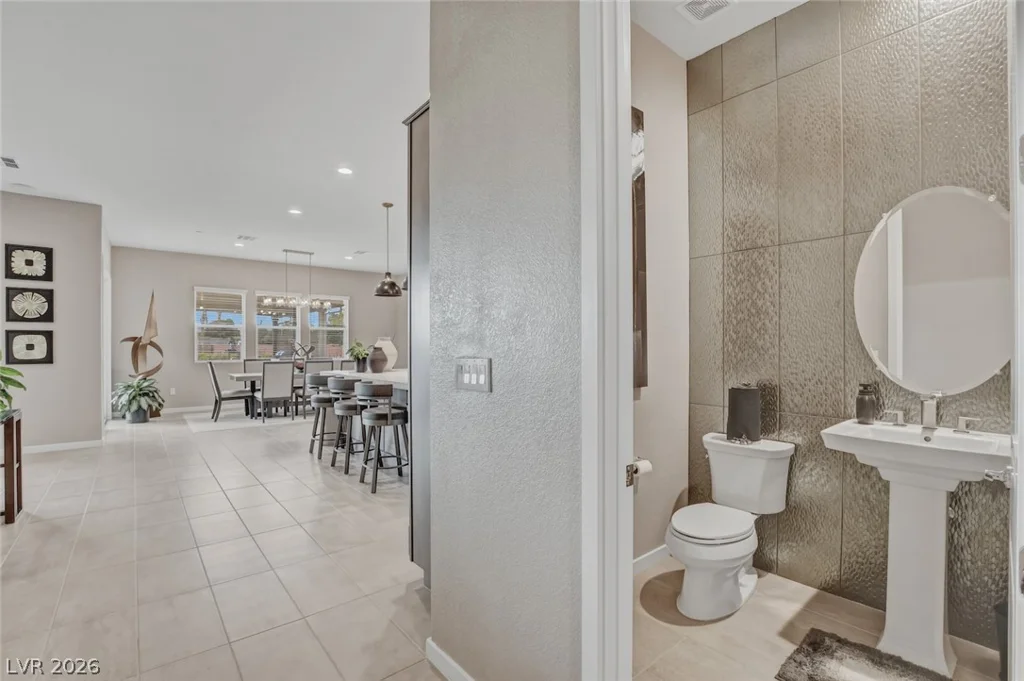 5702 Kings Bluff, Las Vegas, NV 89131