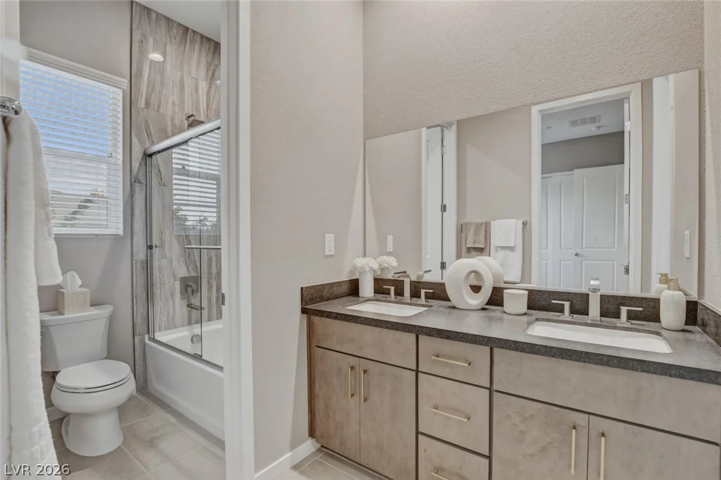 5702 Kings Bluff, Las Vegas, NV 89131