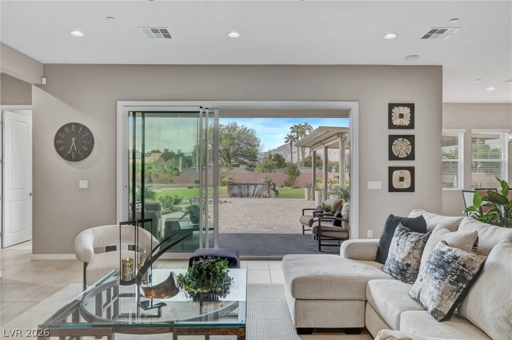 5702 Kings Bluff, Las Vegas, NV 89131