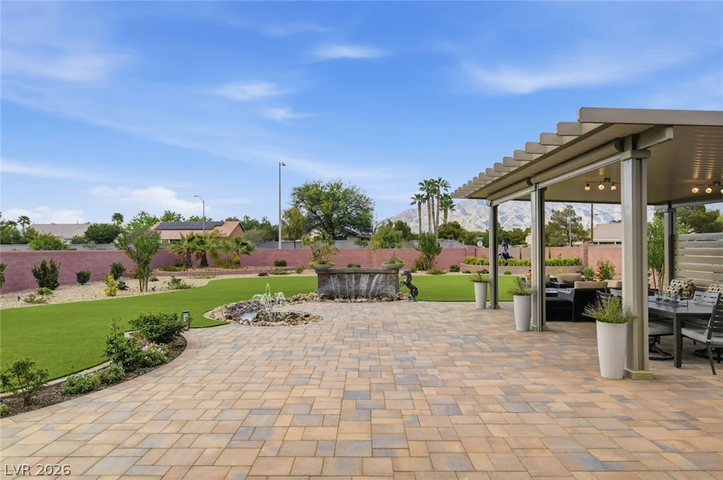 5702 Kings Bluff, Las Vegas, NV 89131
