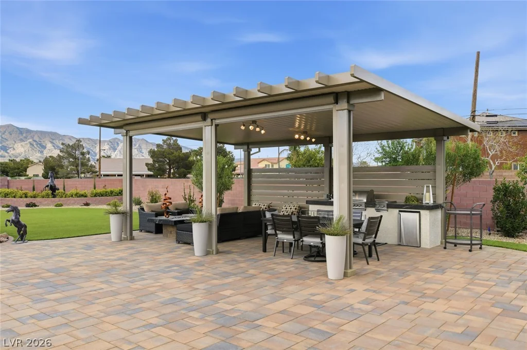 5702 Kings Bluff, Las Vegas, NV 89131