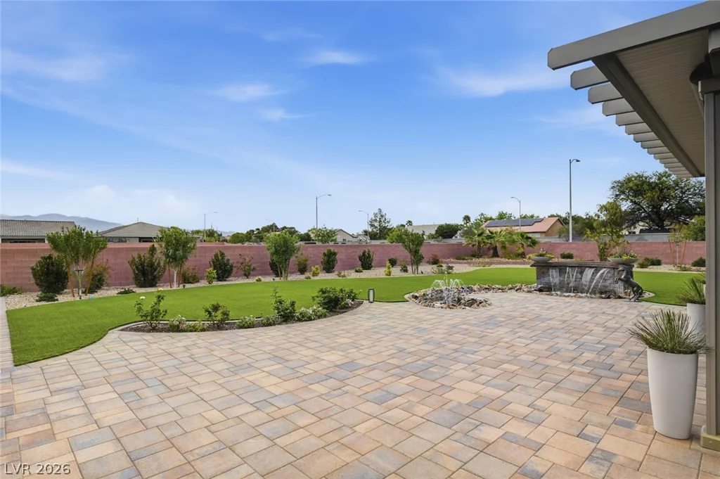 5702 Kings Bluff, Las Vegas, NV 89131