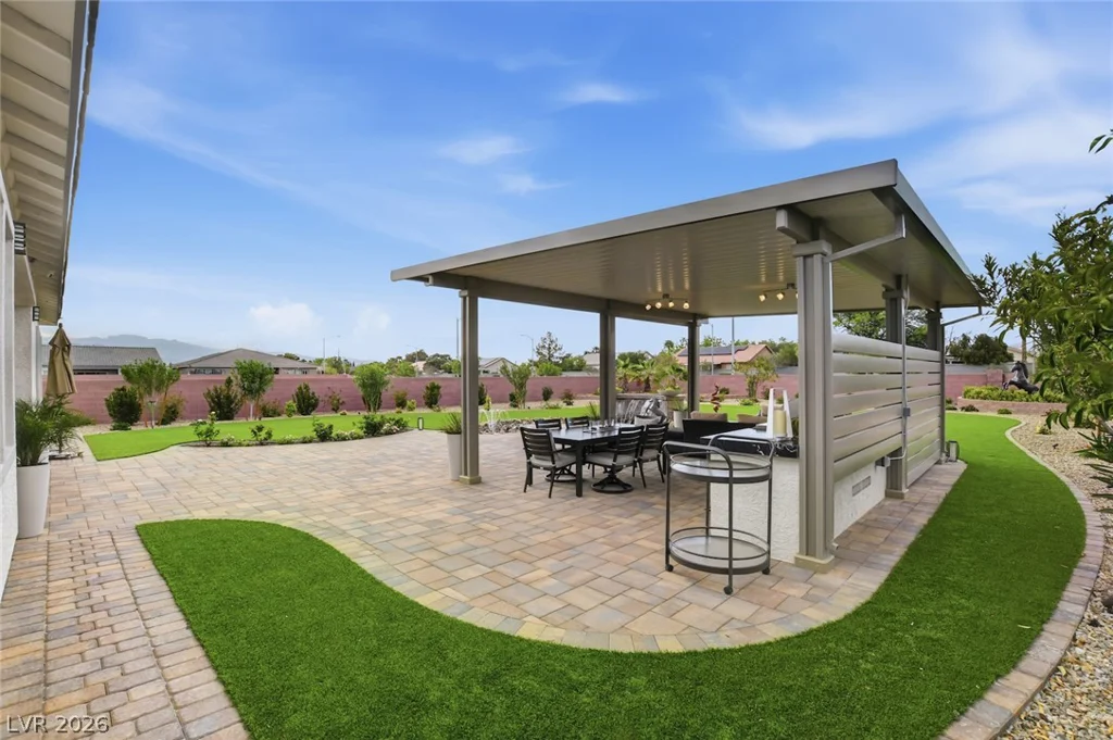5702 Kings Bluff, Las Vegas, NV 89131
