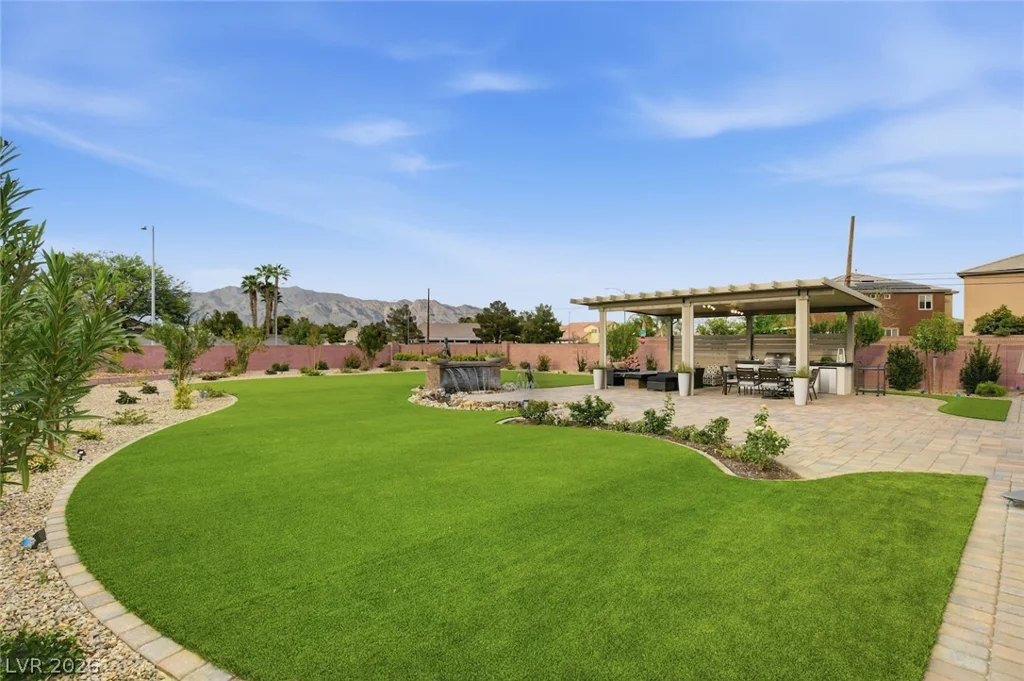 5702 Kings Bluff, Las Vegas, NV 89131