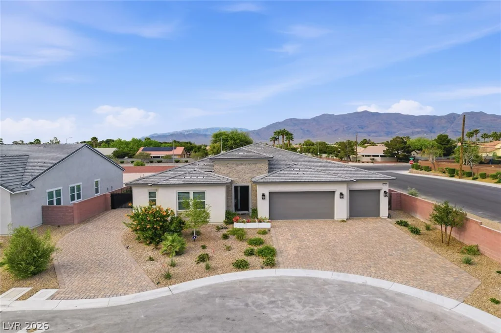 5702 Kings Bluff, Las Vegas, NV 89131