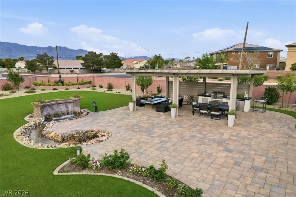 5702 Kings Bluff, Las Vegas, NV 89131