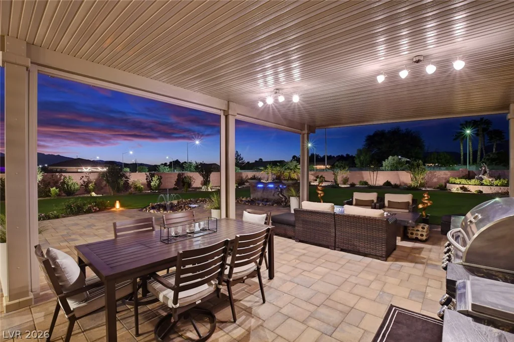 5702 Kings Bluff, Las Vegas, NV 89131