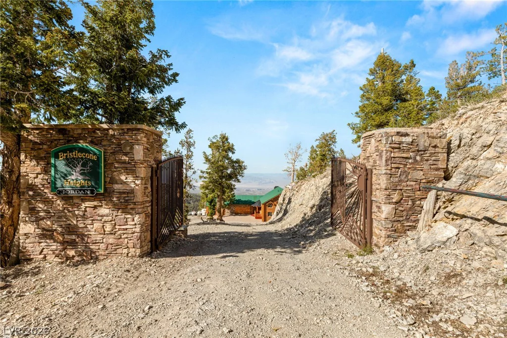 4910 Cougar Ridge, Las Vegas, NV 89124
