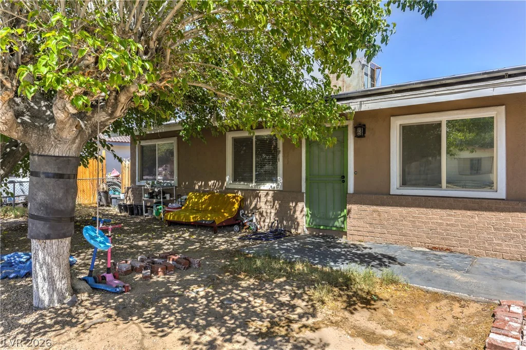 2116 Travis, North Las Vegas, NV 89030