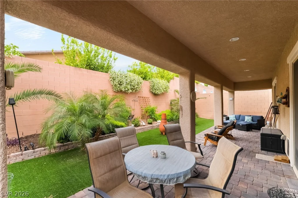 8651 Loretta Bay, Las Vegas, NV 89178
