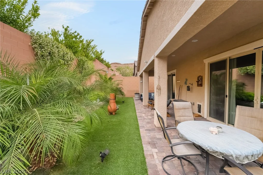 8651 Loretta Bay, Las Vegas, NV 89178