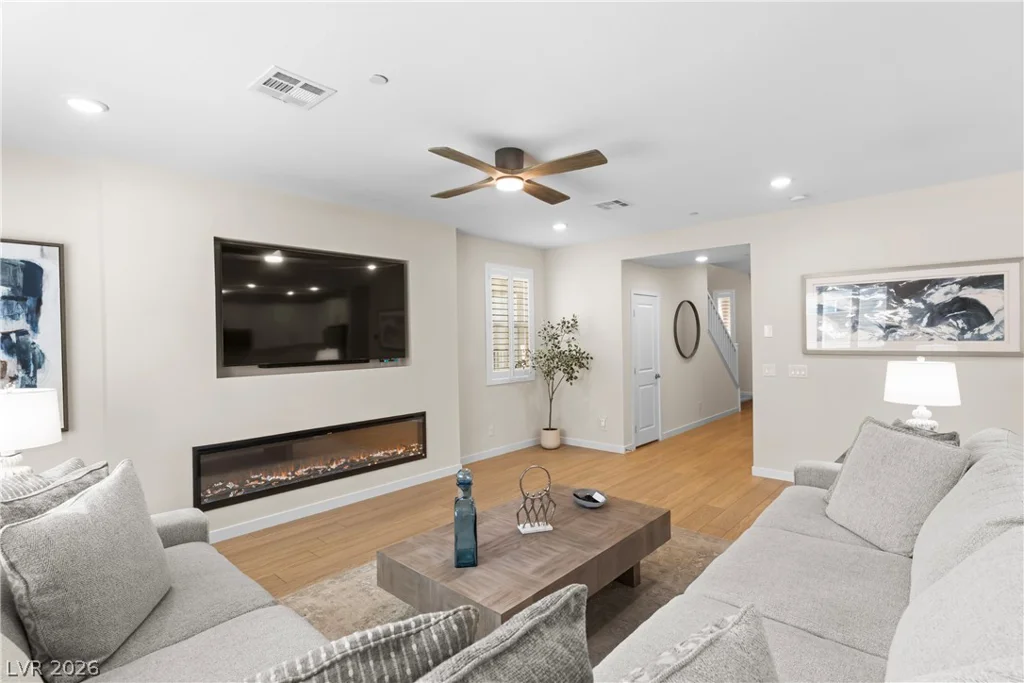 10649 Valletta, Las Vegas, NV 89166