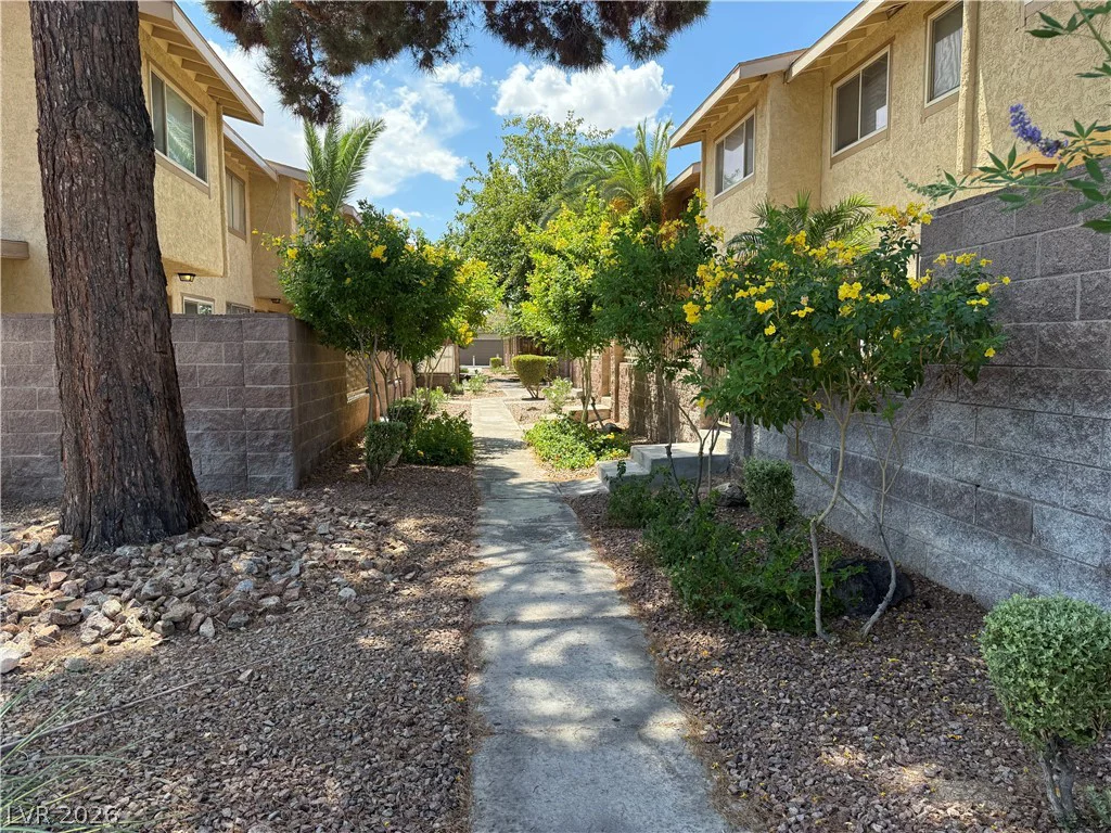 2212 Tall Pine, Las Vegas, NV 89108