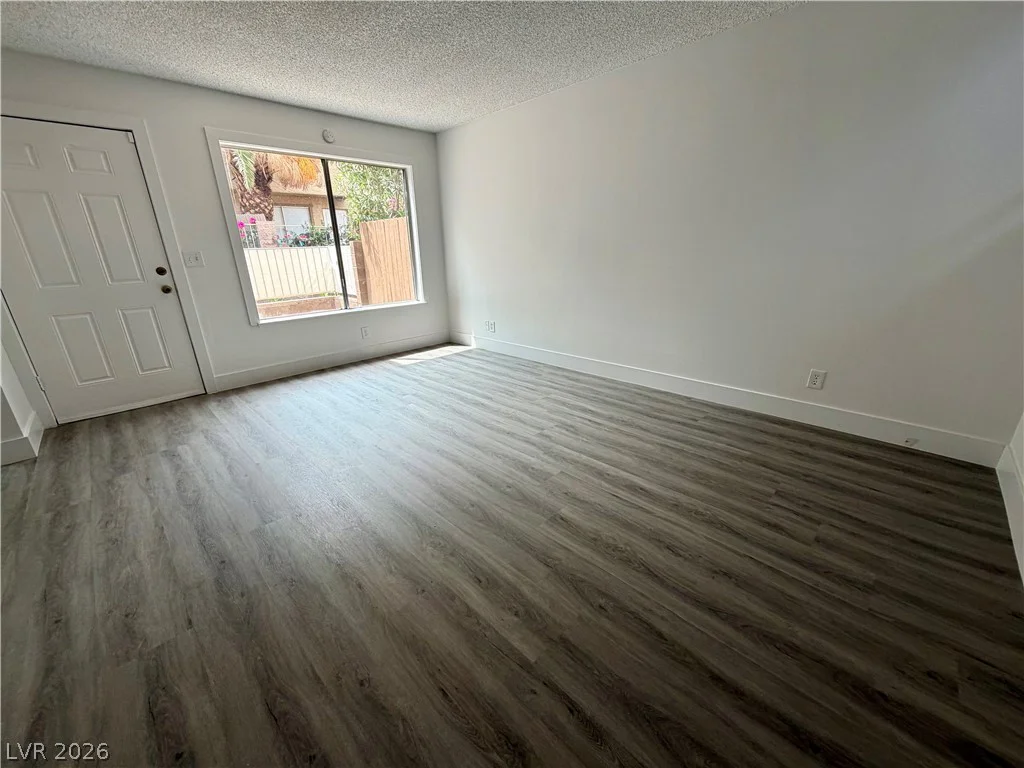 2212 Tall Pine, Las Vegas, NV 89108