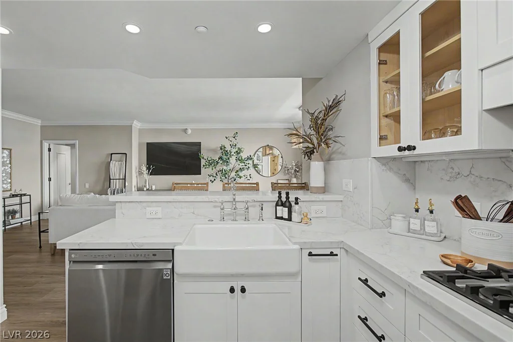 2777 Paradise, Las Vegas, NV 89109