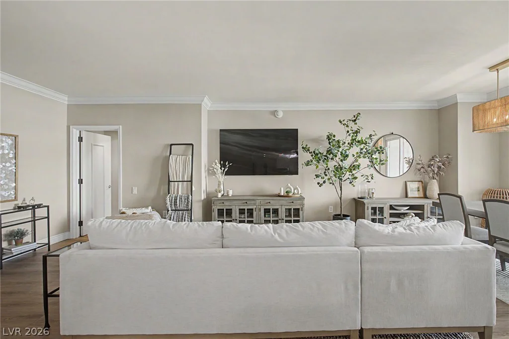 2777 Paradise, Las Vegas, NV 89109