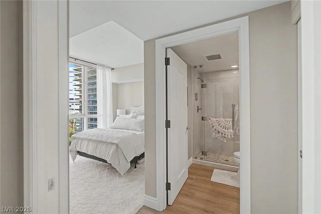 2777 Paradise, Las Vegas, NV 89109