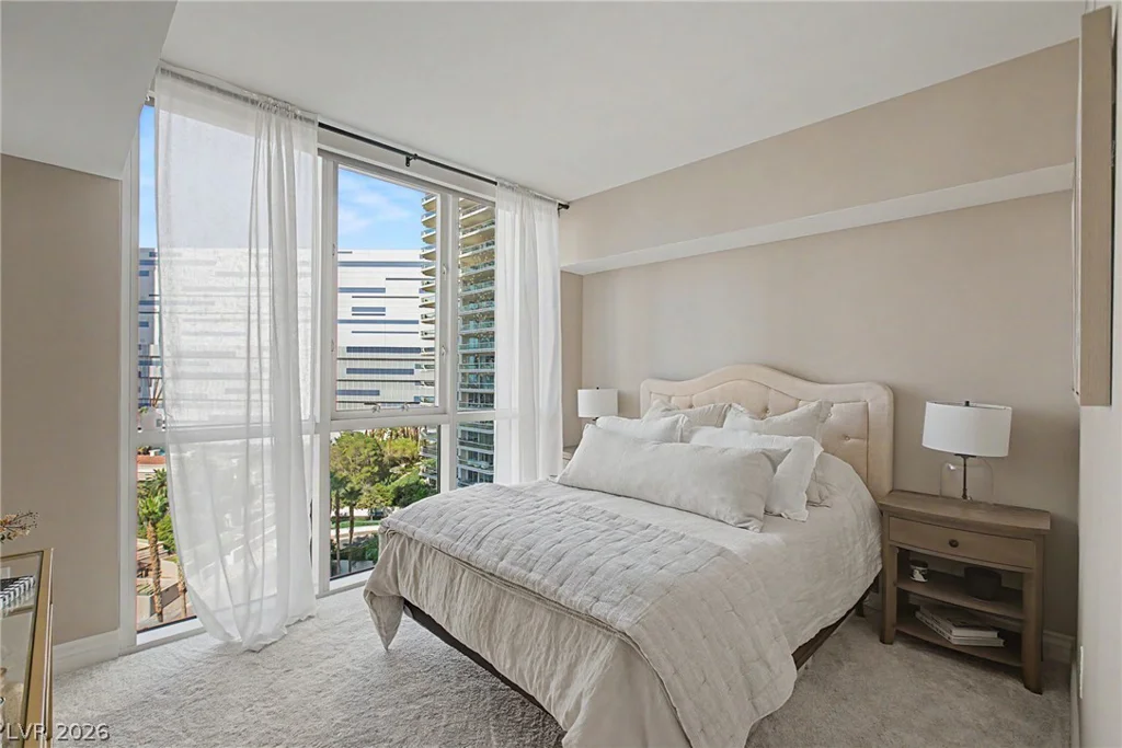 2777 Paradise, Las Vegas, NV 89109