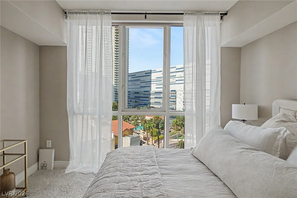 2777 Paradise, Las Vegas, NV 89109