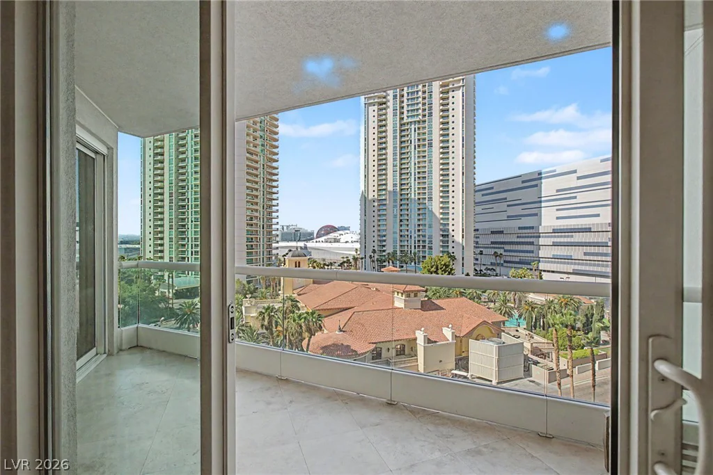 2777 Paradise, Las Vegas, NV 89109