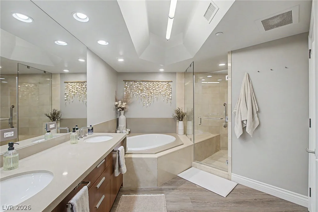 2777 Paradise, Las Vegas, NV 89109