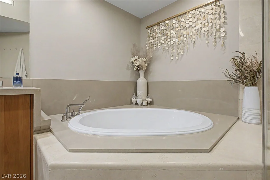 2777 Paradise, Las Vegas, NV 89109