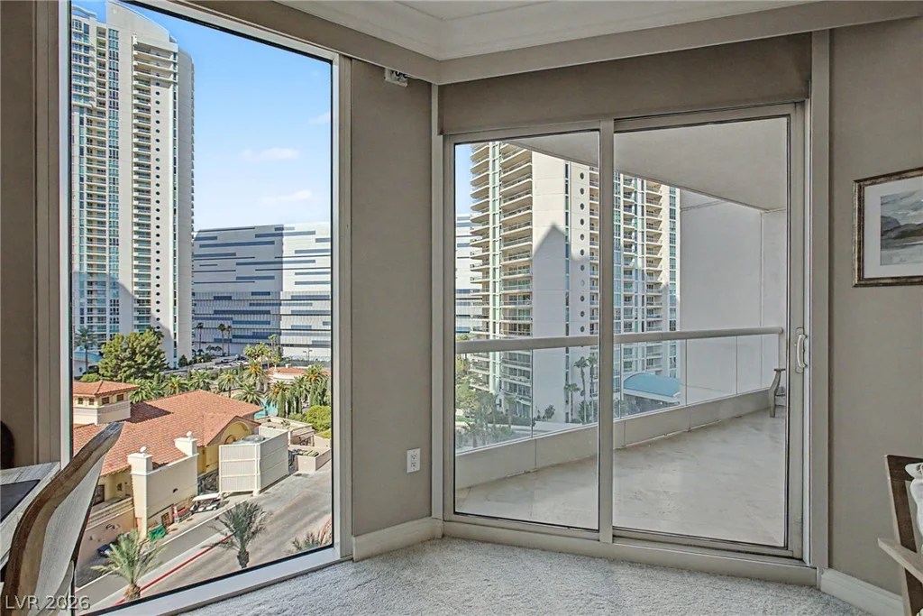 2777 Paradise, Las Vegas, NV 89109