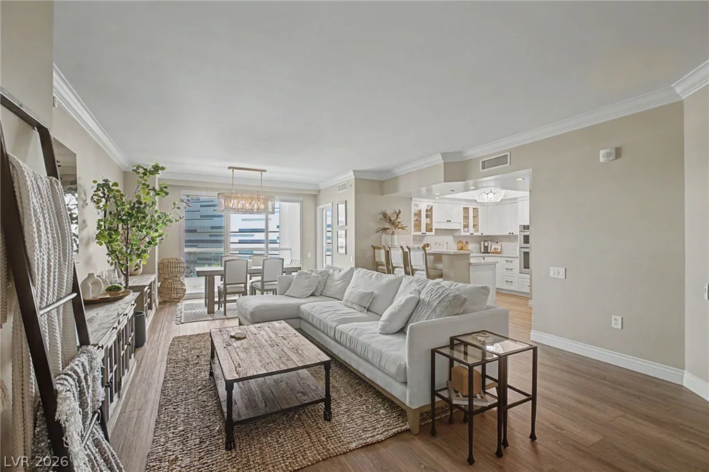 2777 Paradise, Las Vegas, NV 89109