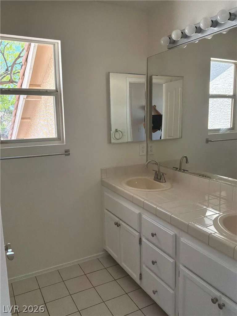 3240 Ariba, Las Vegas, NV 89129
