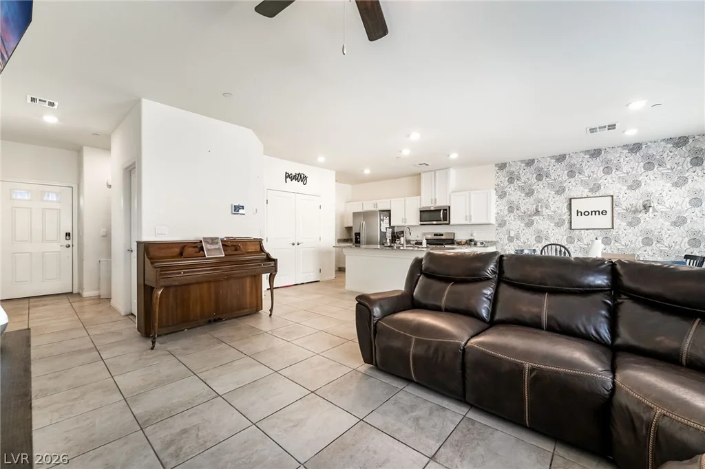 1087 Gentle Swan, Henderson, NV 89011