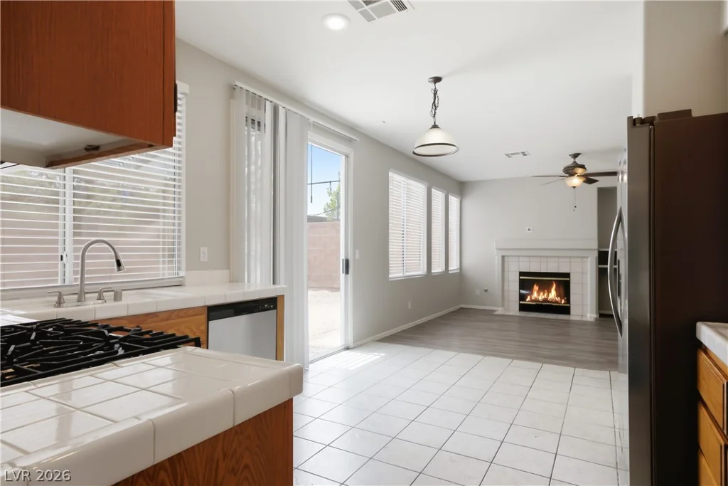 9221 Valador, Las Vegas, NV 89129