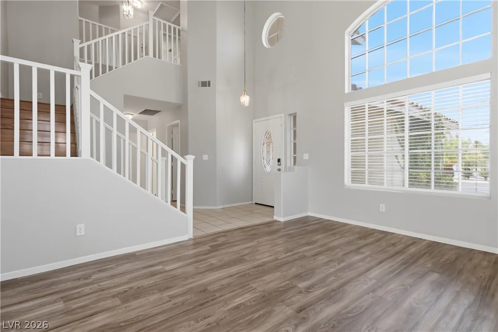 9221 Valador, Las Vegas, NV 89129