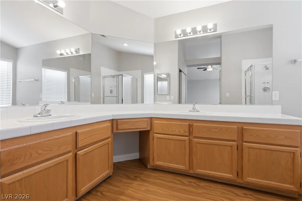 9221 Valador, Las Vegas, NV 89129