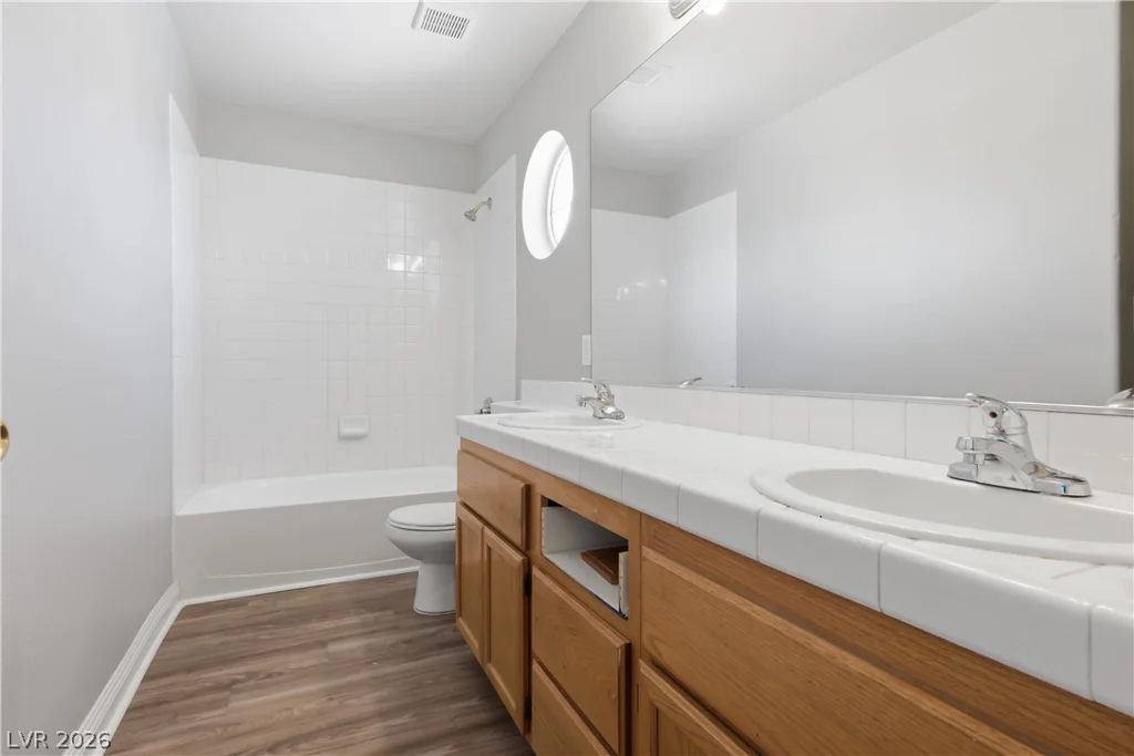 9221 Valador, Las Vegas, NV 89129