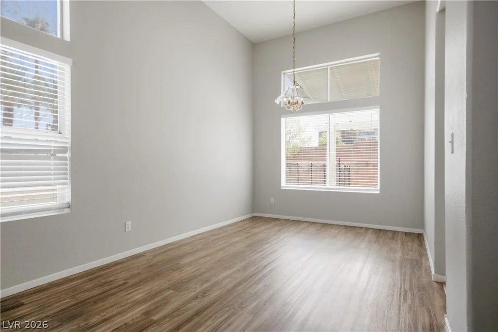 9221 Valador, Las Vegas, NV 89129