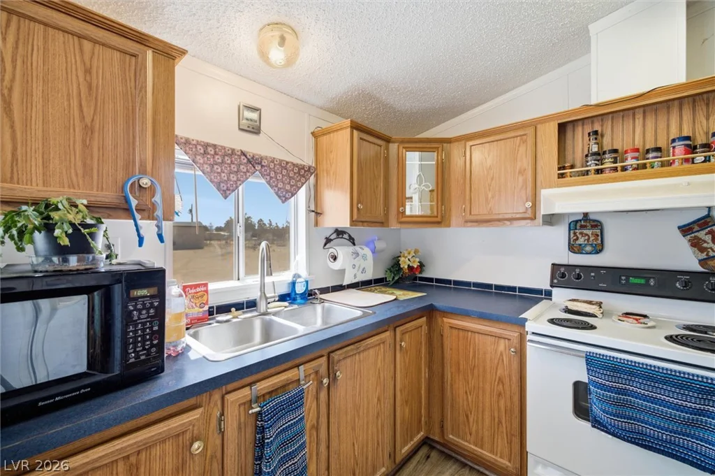6691 Conestoga, Pahrump, NV 89048