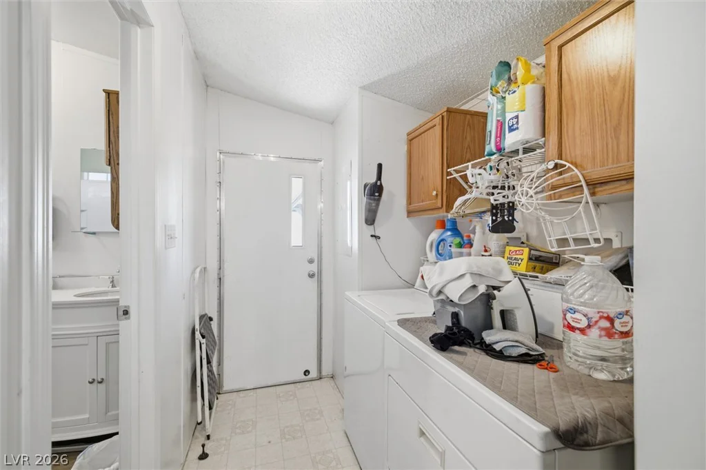 6691 Conestoga, Pahrump, NV 89048