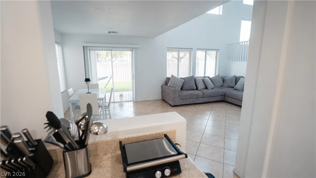 5087 Penryn, Las Vegas, NV 89139