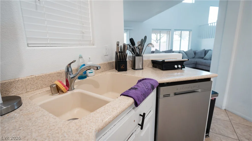 5087 Penryn, Las Vegas, NV 89139