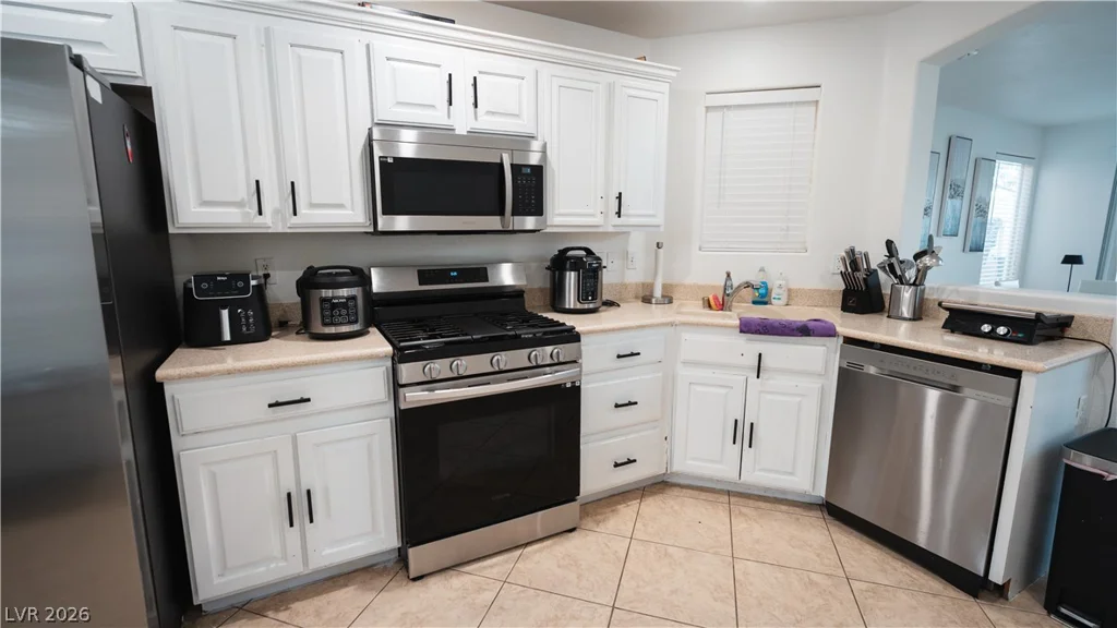 5087 Penryn, Las Vegas, NV 89139