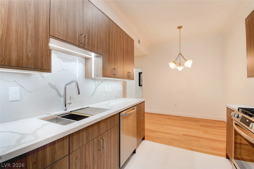 8985 Durango, Las Vegas, NV 89113