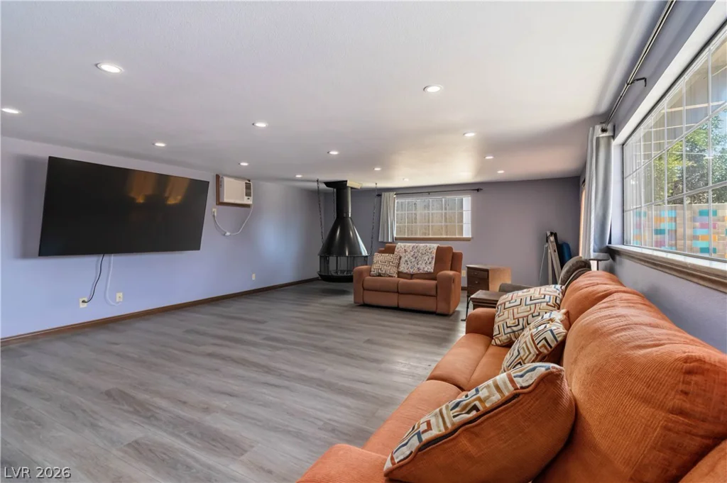 1727 Cherokee, Las Vegas, NV 89169
