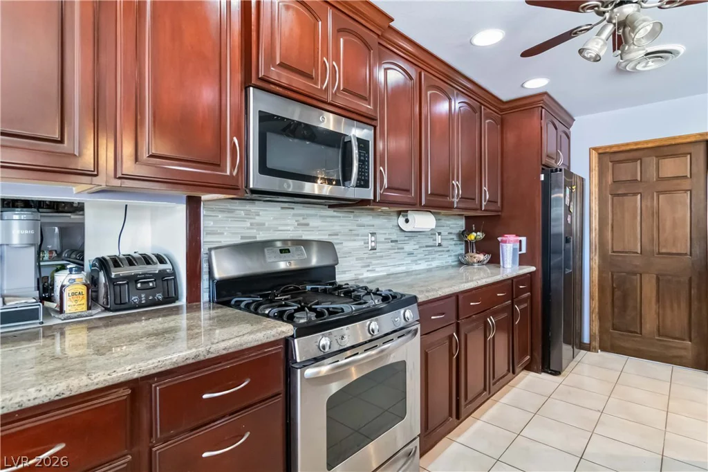 1727 Cherokee, Las Vegas, NV 89169