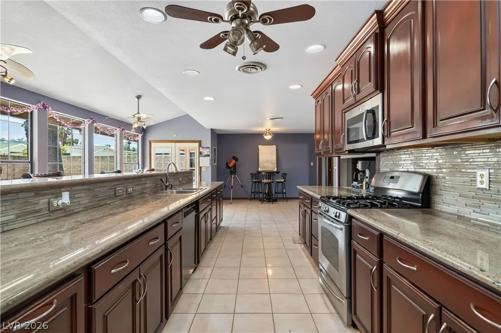 1727 Cherokee, Las Vegas, NV 89169