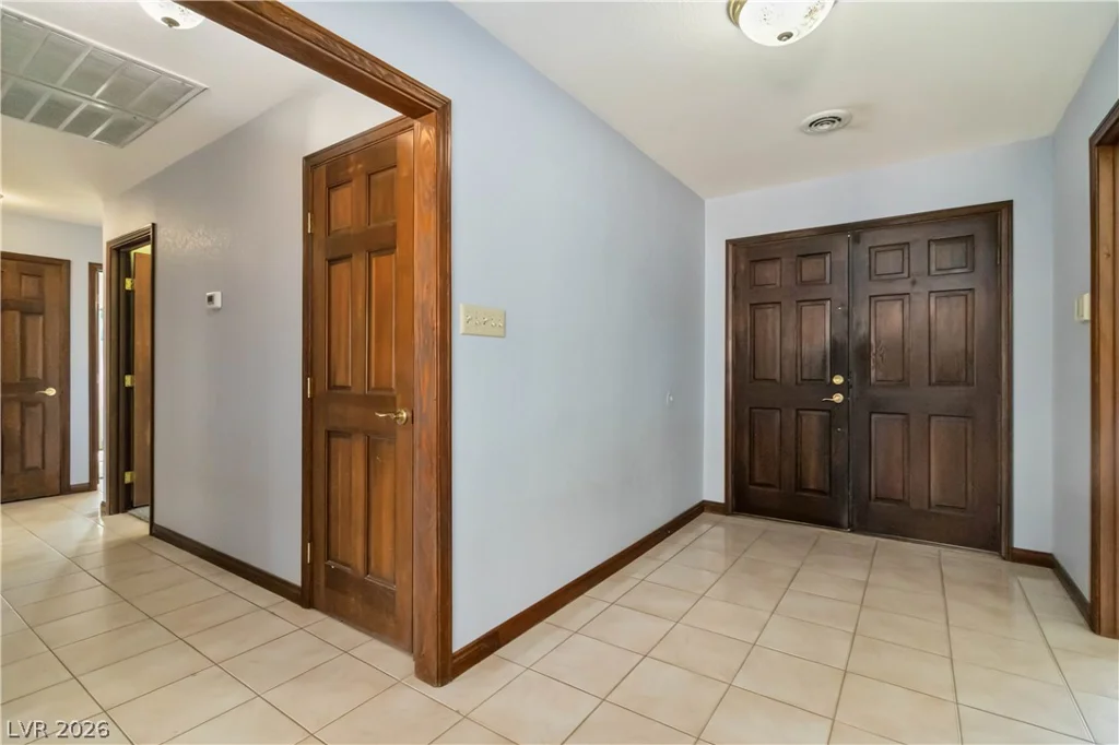 1727 Cherokee, Las Vegas, NV 89169